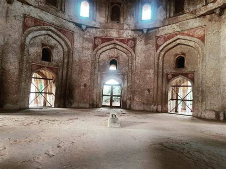 Adham Khan Execution