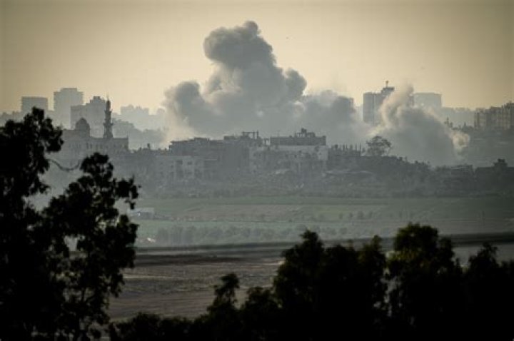 Airstrikes on Gaza Continue