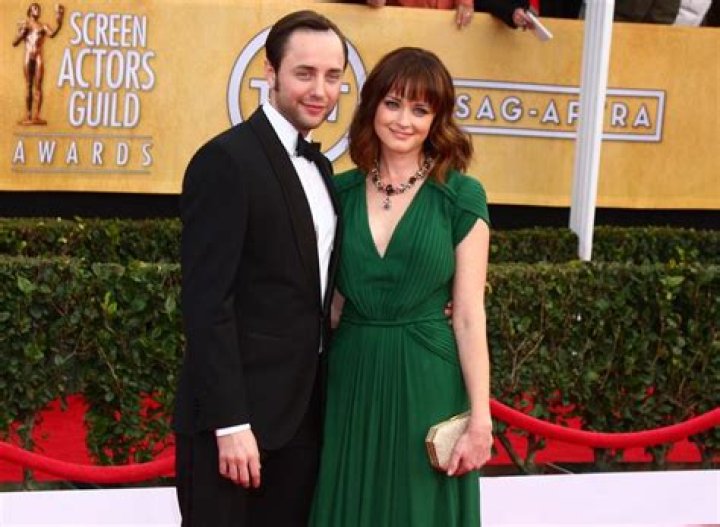 Alexis Bledel Siblings Were Raised In Houston Texas