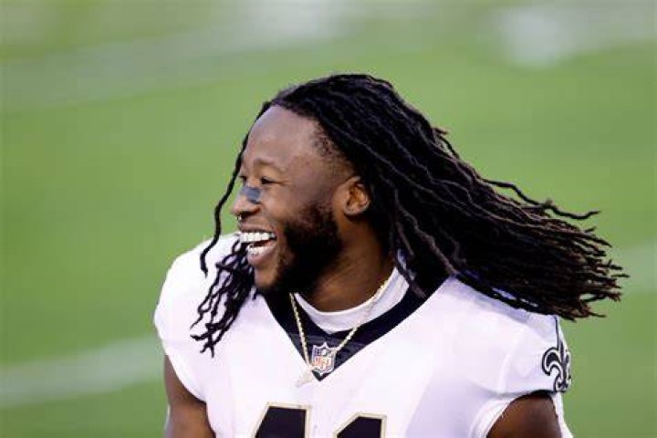 Alvin Kamara Trolls Fans With "Nice" New Number Change