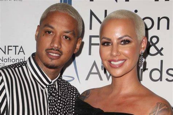 Amber Rose Cheated On: Accuses Boyfriend Alexander 'AE' Edwards  