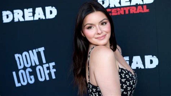 Ariel Winter Goes to the Gym