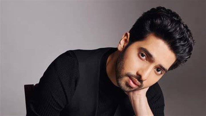 Armaan Malik Youtuber Religion Biography Parents And Net Worth<