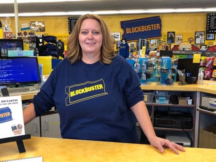 Bend Oregon Blockbuster Manager Sandi Harding