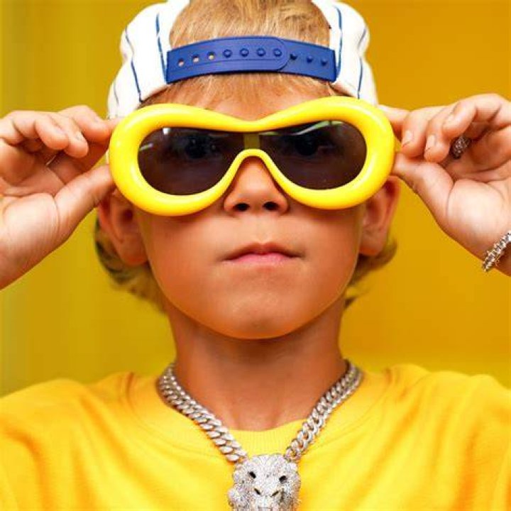 Biography, Wiki, Age, Height, Net worth, Parents, Ethnicity, Girlfriend & More