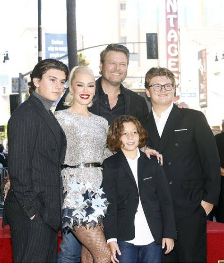 blake shelton gwen stefani sons snapchat
