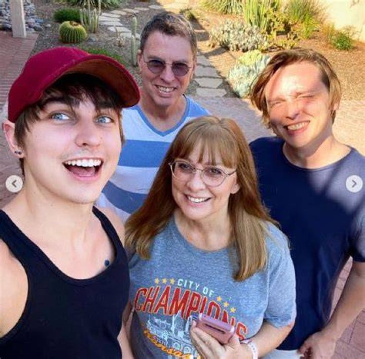Braeden Sorbo Bio, Wiki, Age, Height, Parents, Girlfriend, Let There Be Light, and Net Worth