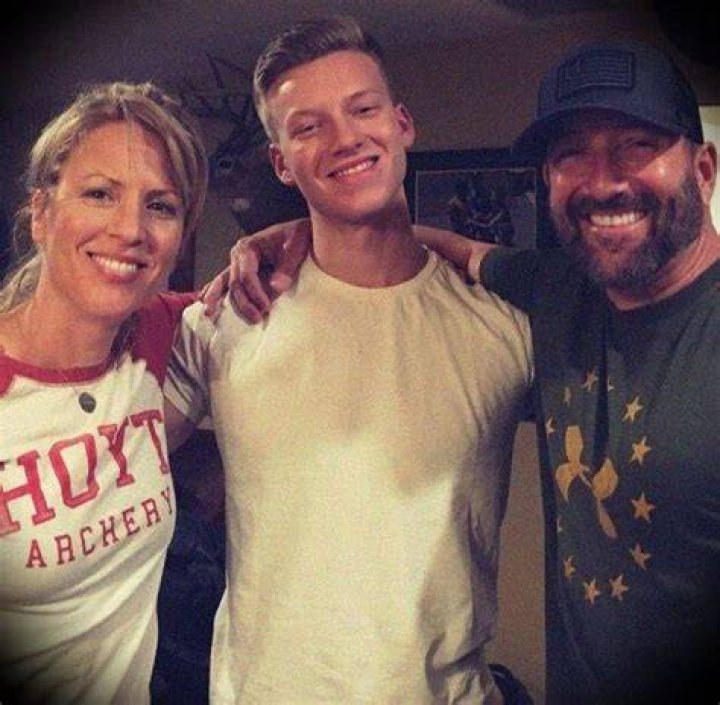 Cameron Hanes has been Married to Tracey Hanes since 1992