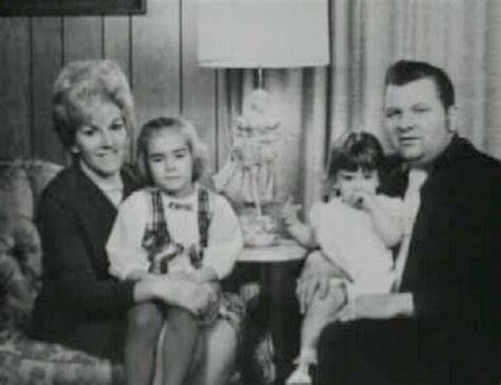 Carole Hoff With Her Daughters And John Gacy