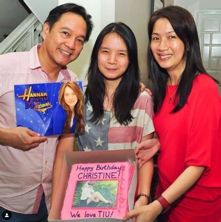 Charles Tiu Blazers sister Christine Tiu with her parents