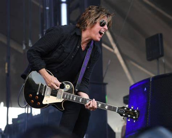 Dean Deleo