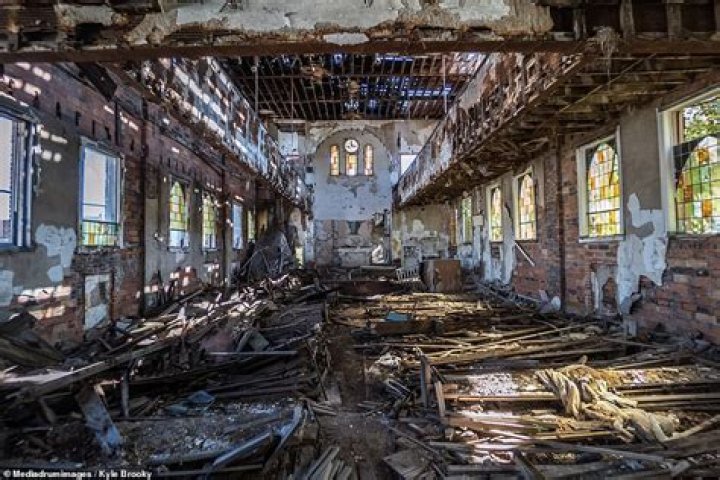 Decaying Homes Detroit