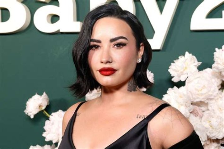 Demi Lovato Shares Fake Baby Bump Photo While on 'Will and Grace' Set