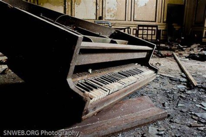 Detroit broken Piano