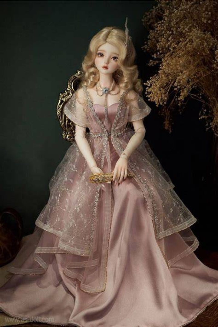 Doll's Eyes