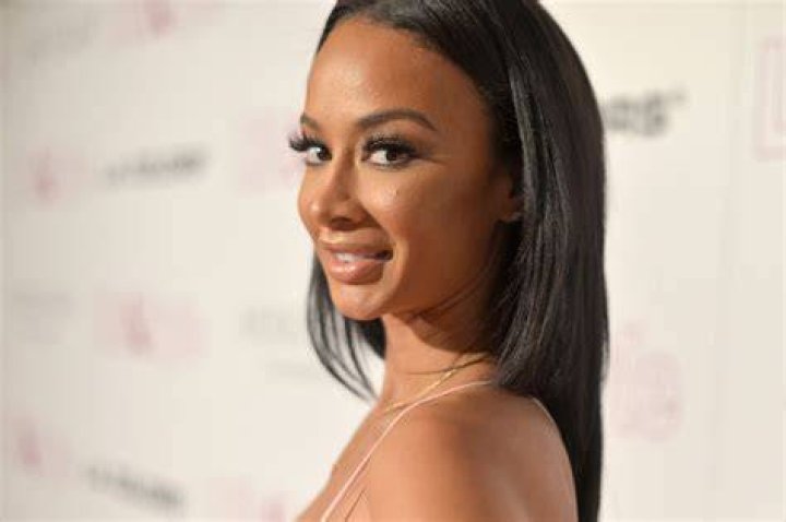 Draya Michelle of "Basketball Wives: LA" Hosts an In-Store Appearance at Je T'aime Shoes in Brooklyn on October 22, 2012