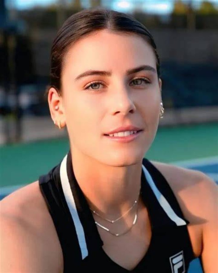 Emma Navarro Biography, Age, Height, Husband, Net Worth, Family