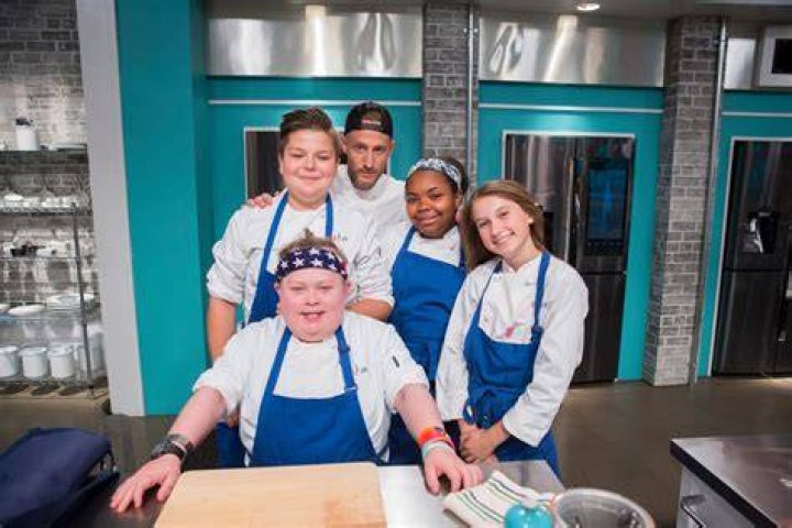 Fuller Goldsmith with the other participants of Top Chef Junior