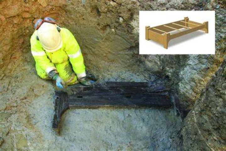 Funerary Bed Reconstruction