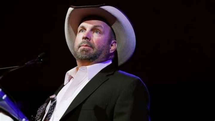 garth brooks cmas getty images garth brooks cmas getty images