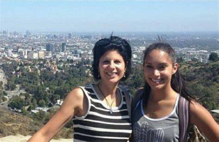 Gianna Hammer with her sister Marie Hammer
