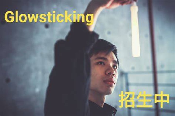 Glowsticking