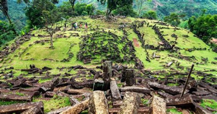 Gunung Padang Stones