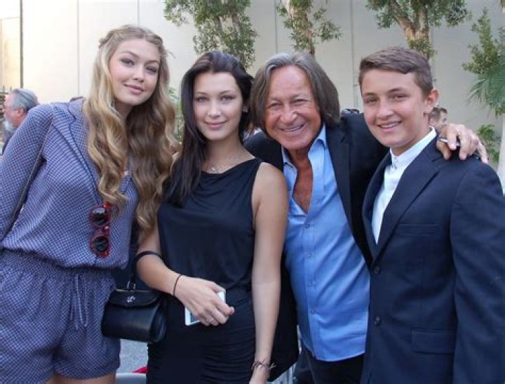 Hadid with his dad and sisters