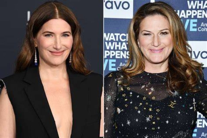 How tall is Ana Gasteyer