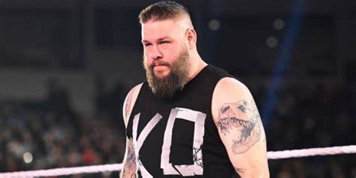 How tall is Kevin Owens