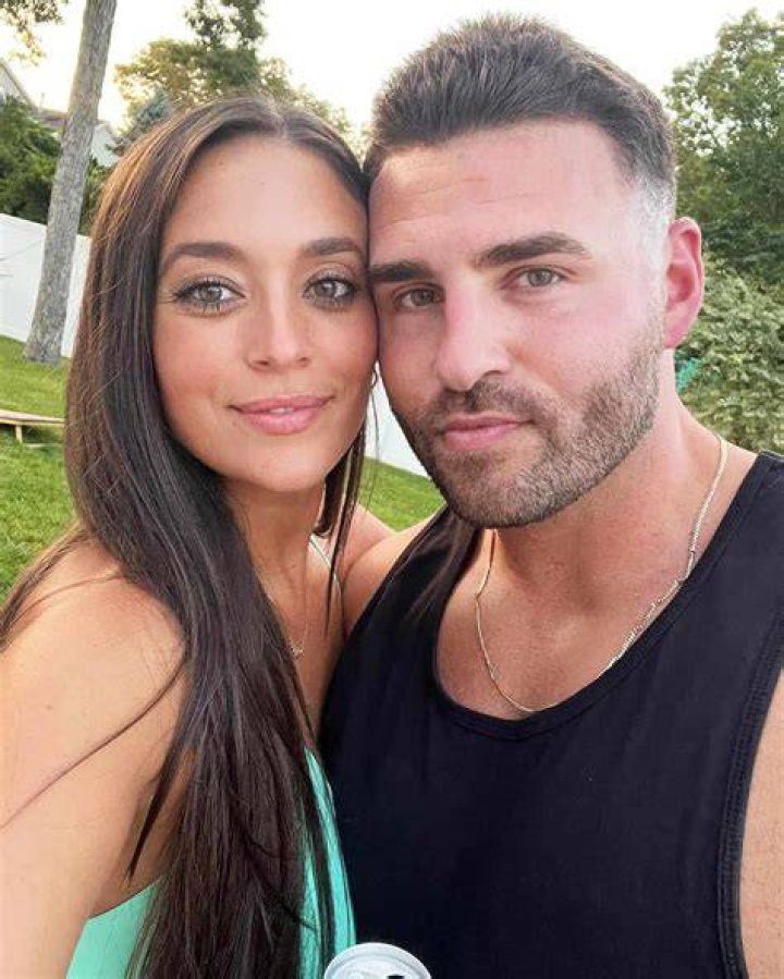 How tall is Sammi Giancola