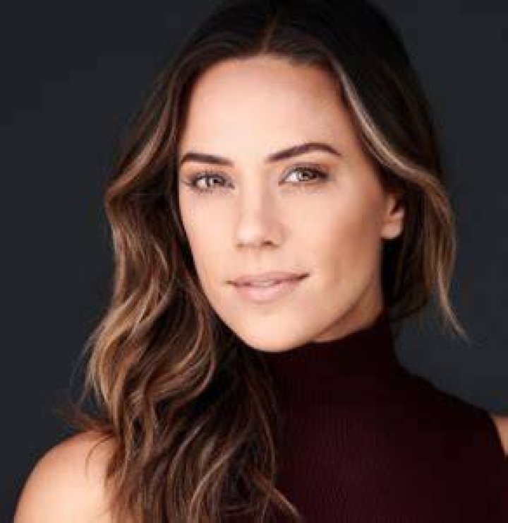 Jana Kramer Biography, Age, Height, Husband, Net Worth, Family