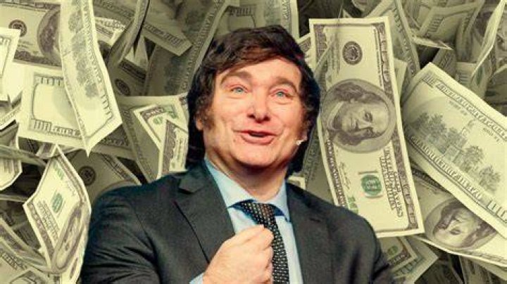 Javier Peña With Money