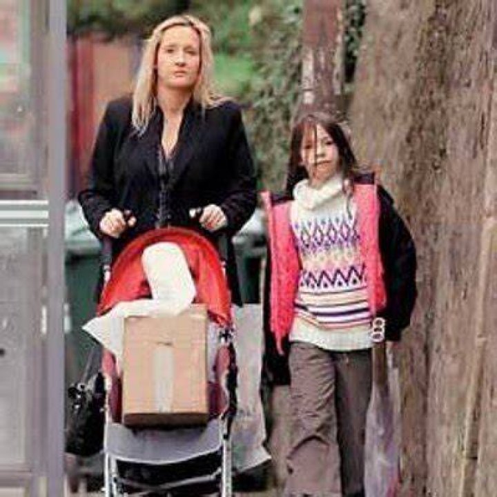 Jessica Rowling Arantes with her in laws