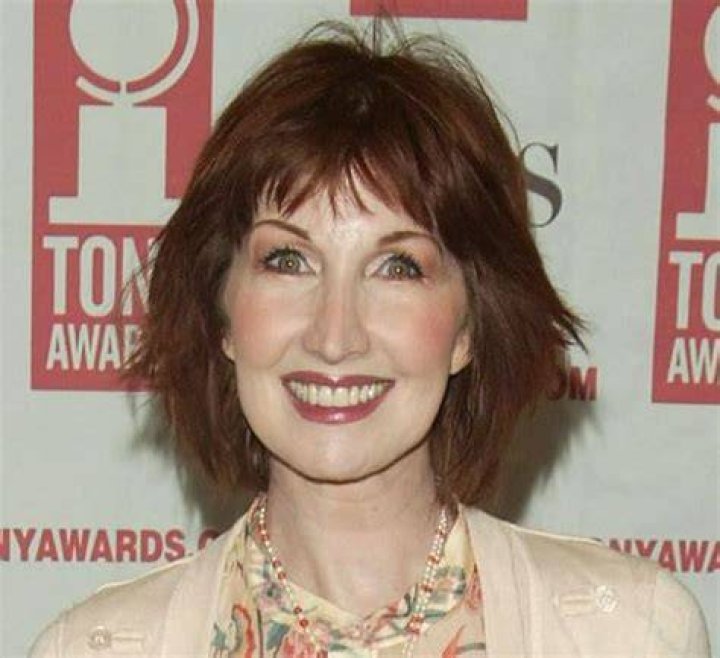 Joanna Gleason Biography, Age, Height, Husband, Net Worth, Family
