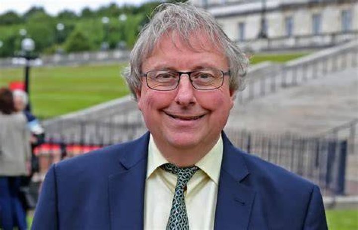 
John Sandon Weight Loss Due To Illness – Does Antiques Show Expert Have Stroke? 