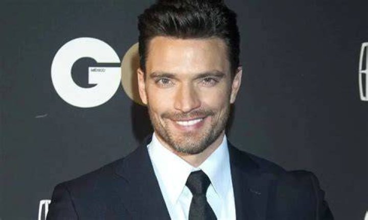 Julián Gil Biography, Age, Height, Wife, Net Worth, Family