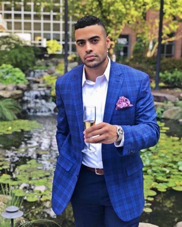 Justin Glaze is an Investment Sales Consultant and painter from Ellicott City, Baltimore, Maryland