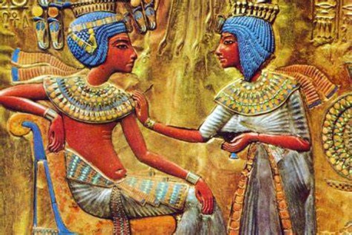 King Tut With Ankhesenamun
