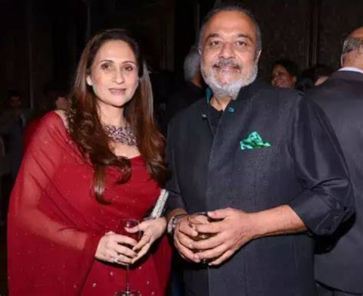 Kishor Bajaj wife Kintu and daughter Karyna Bajaja