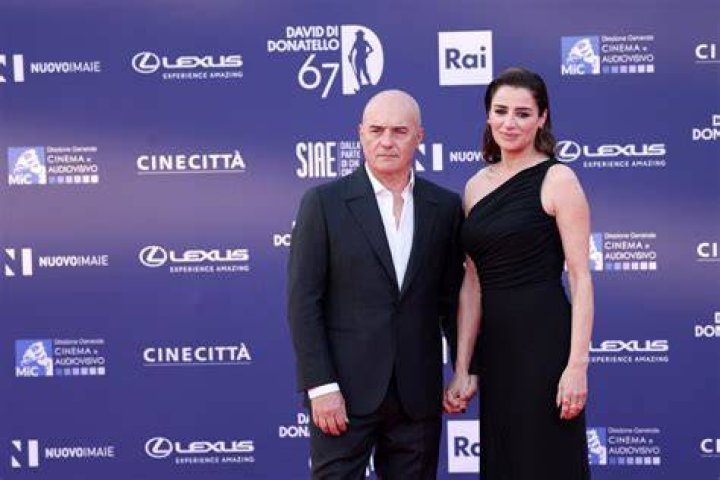 Luca Zingaretti Biography, Age, Height, Wife, Net Worth, Family