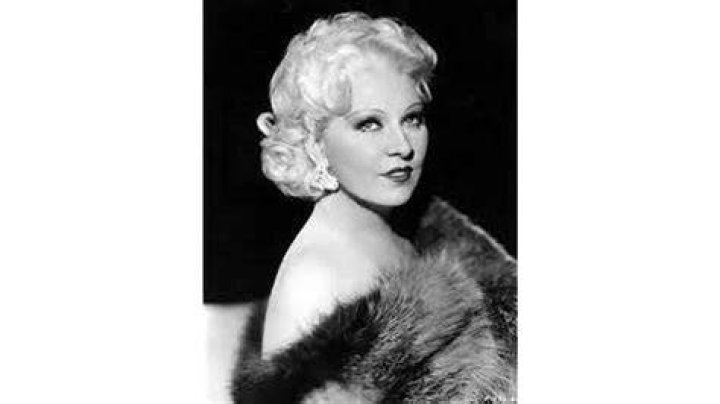 Mae West Biography, Age, Height, Husband, Net Worth, Family