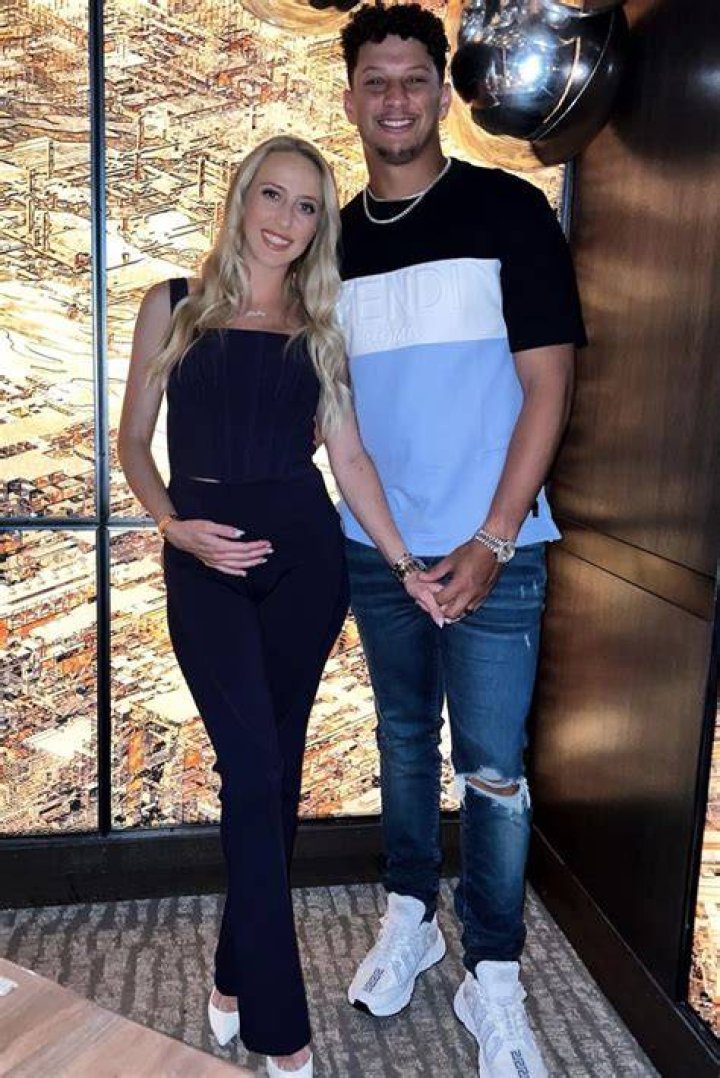 Matthews with her fiancé Patrick Mahomes II