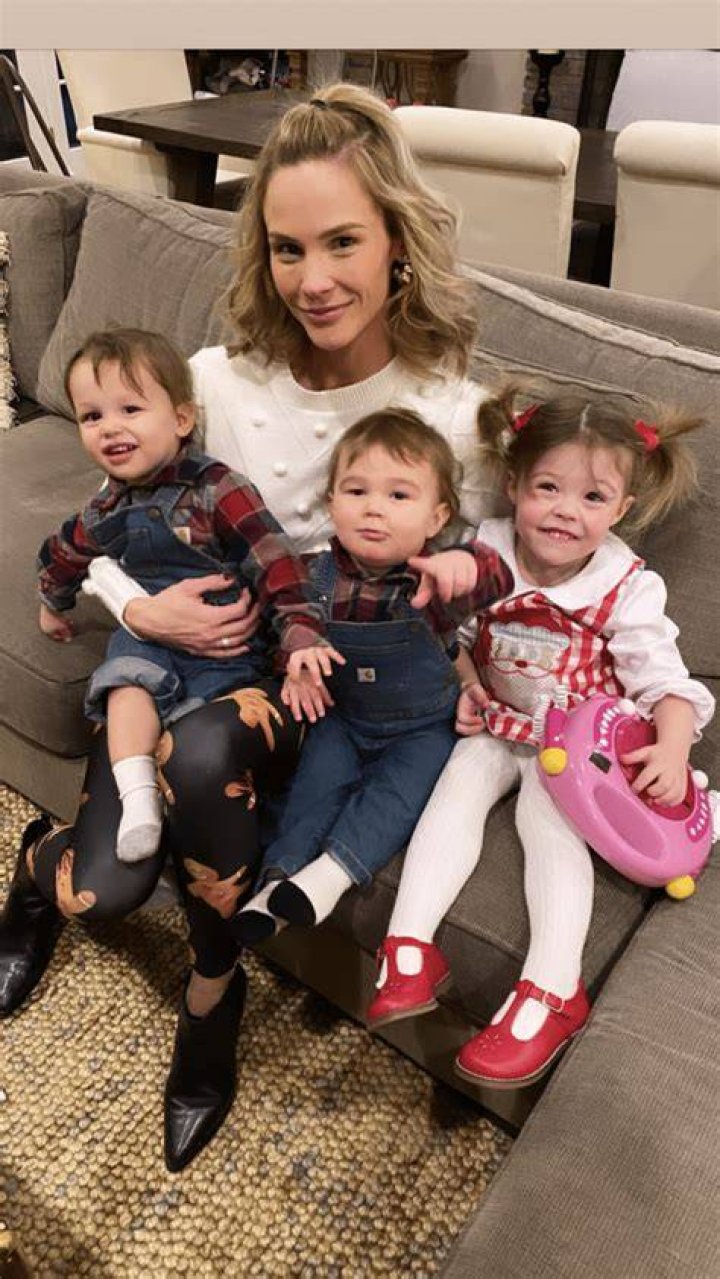 Meghan King with her friedns