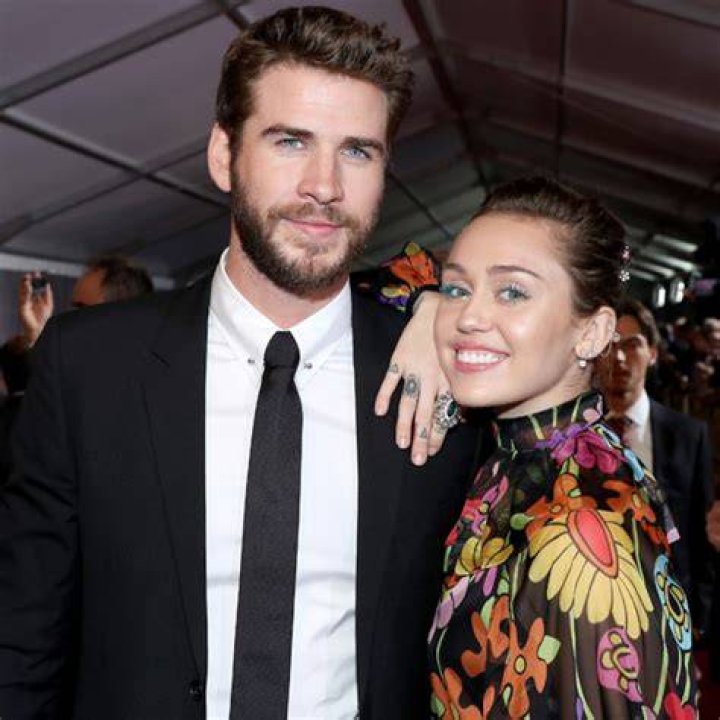 miley cyrus liam hemsworth splash miley cyrus liam hemsworth splash