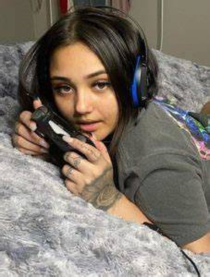Mulan Vuitton likes to play video games in her free time