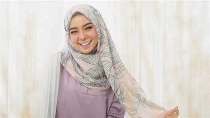 Nesa Aqila with her friend