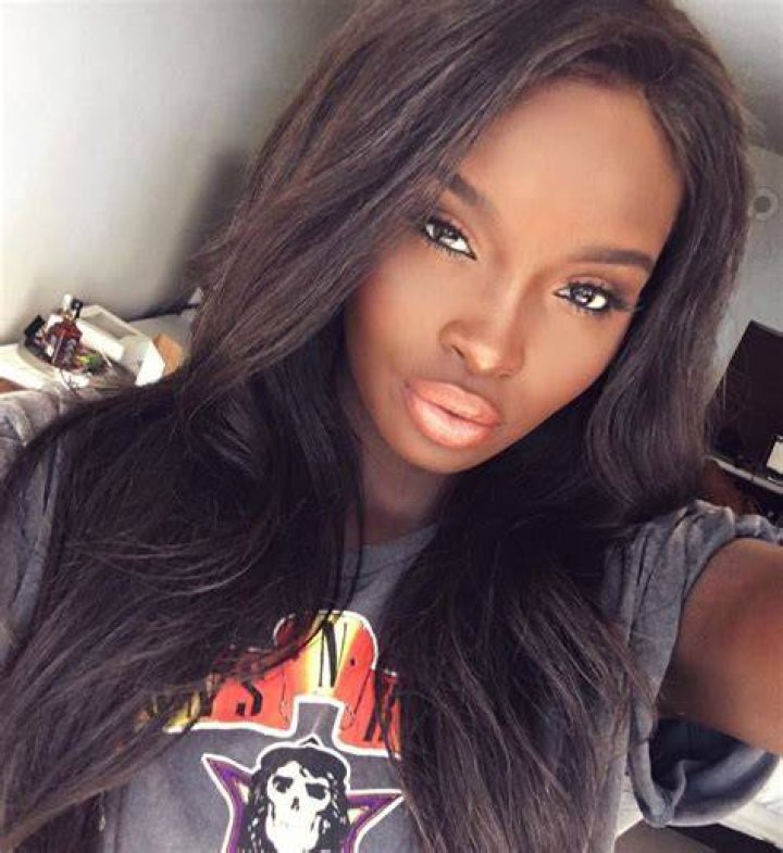 Nikki Thot without make-up photo