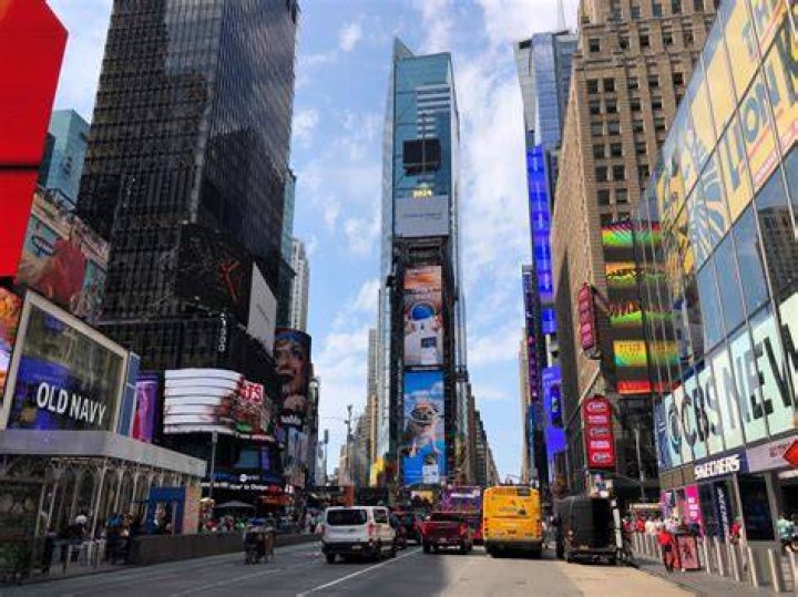 One Times Square New York Facts