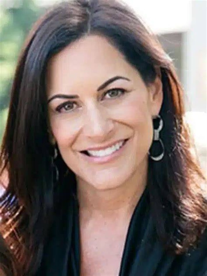 Paula Kroh Biography, Age, Height, Husband, Net Worth, Family